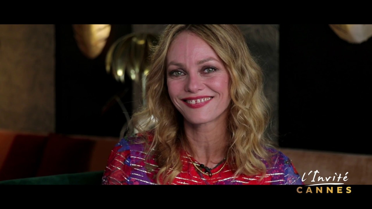 Vanessa PARADIS met un couteau dans le cœur de Cannes