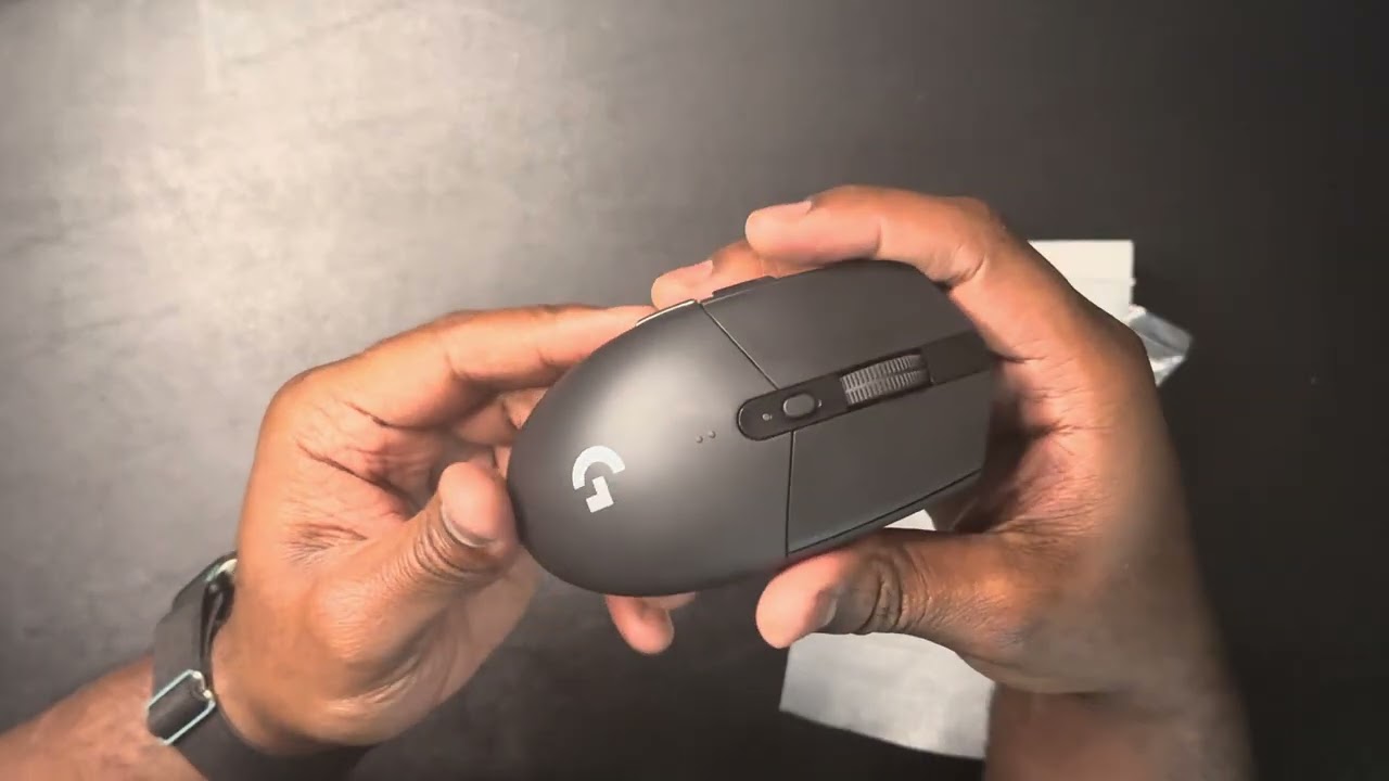 Logitech G305 Unboxing – Lightweight Wireless Gaming Mouse Under $50