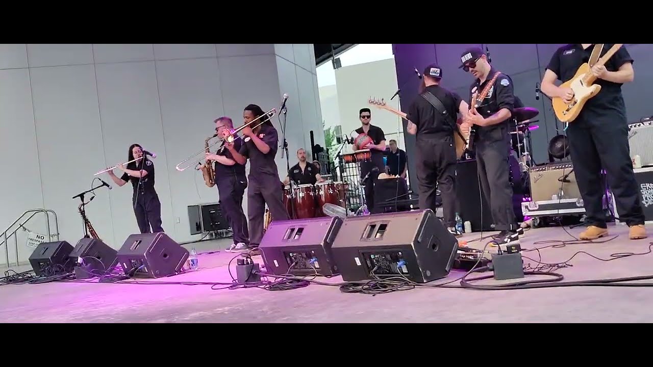 Ernie Johnson From Detroit 7 1 23 Vid 7 Big Band Jazz Funk Rock. - Live Levitt Flute player good
