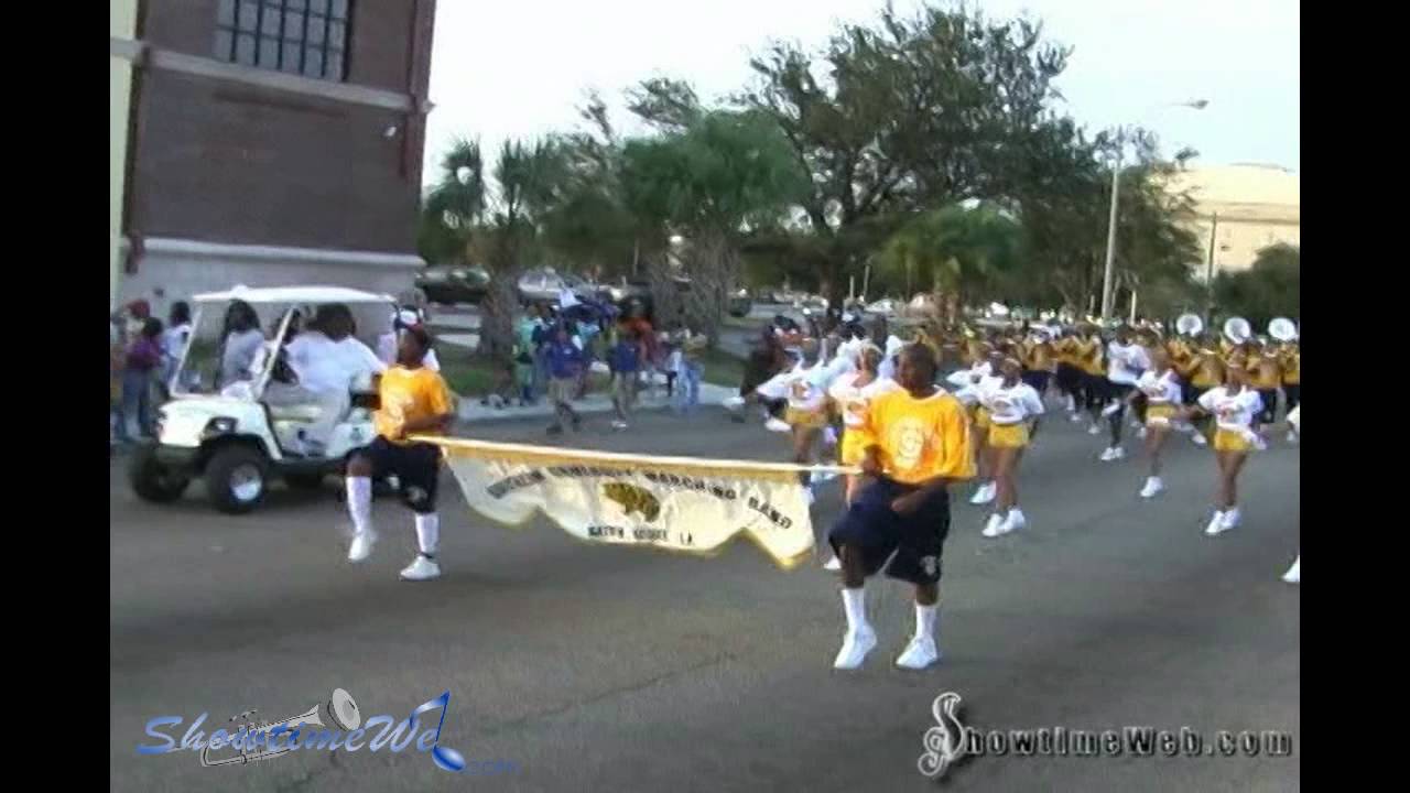 SU Dolls and Human Jukebox - 2006 New Orleans Parade