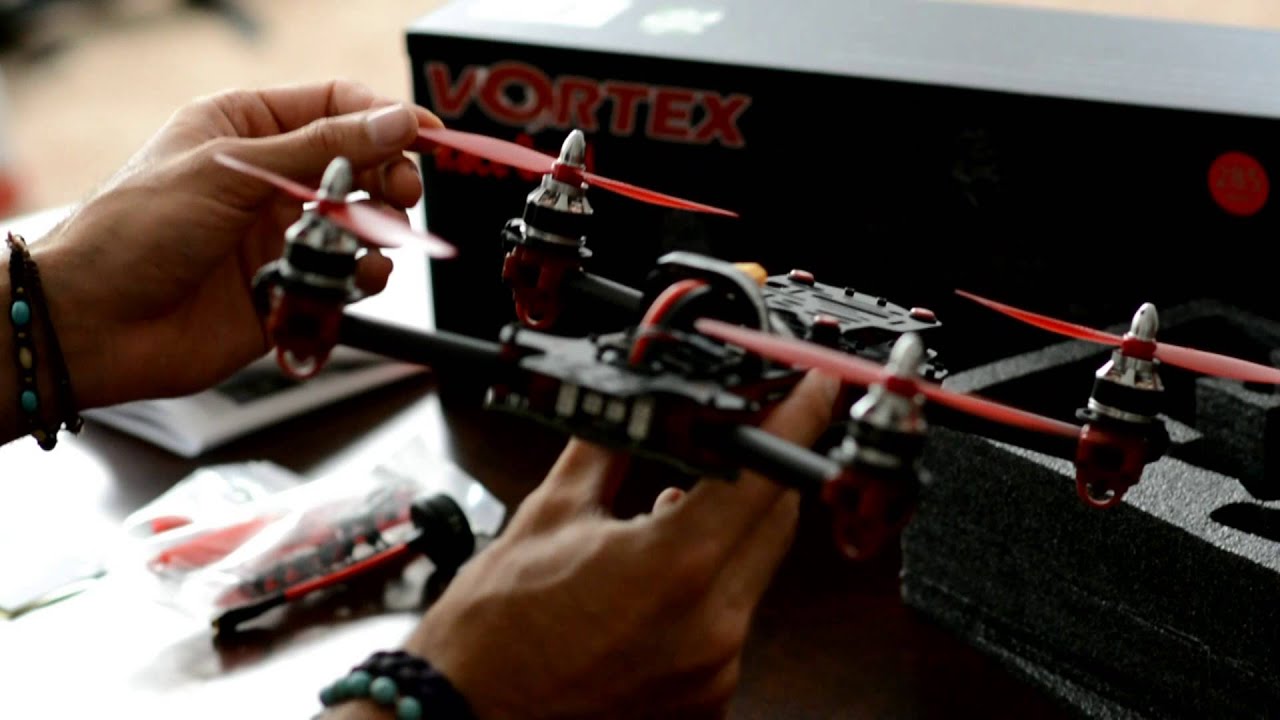 Vortex V2 Unboxing&1st Flight (Lumenier Race Edition) www.getfpv.com
