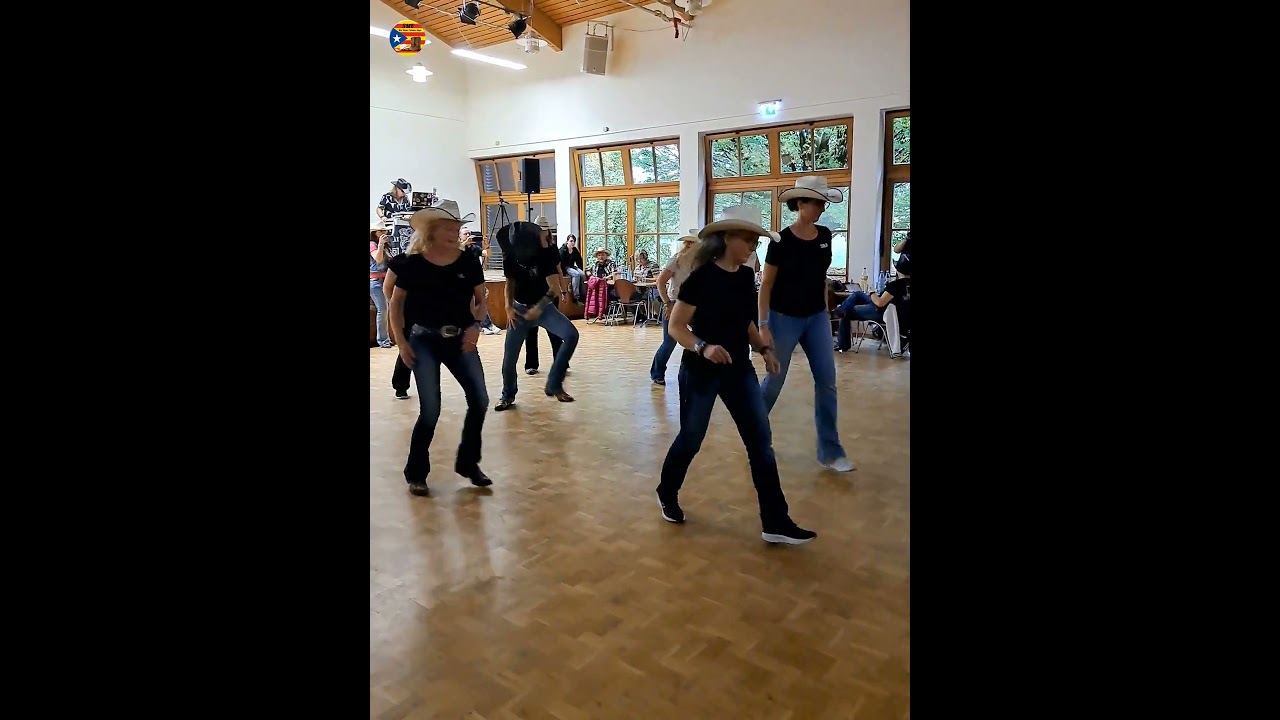 DAY BY DAY ❤️ Linedance Catalan Style with Johnny Rossato, Lilly Hollnsteiner & Pol F. Ryan #dance