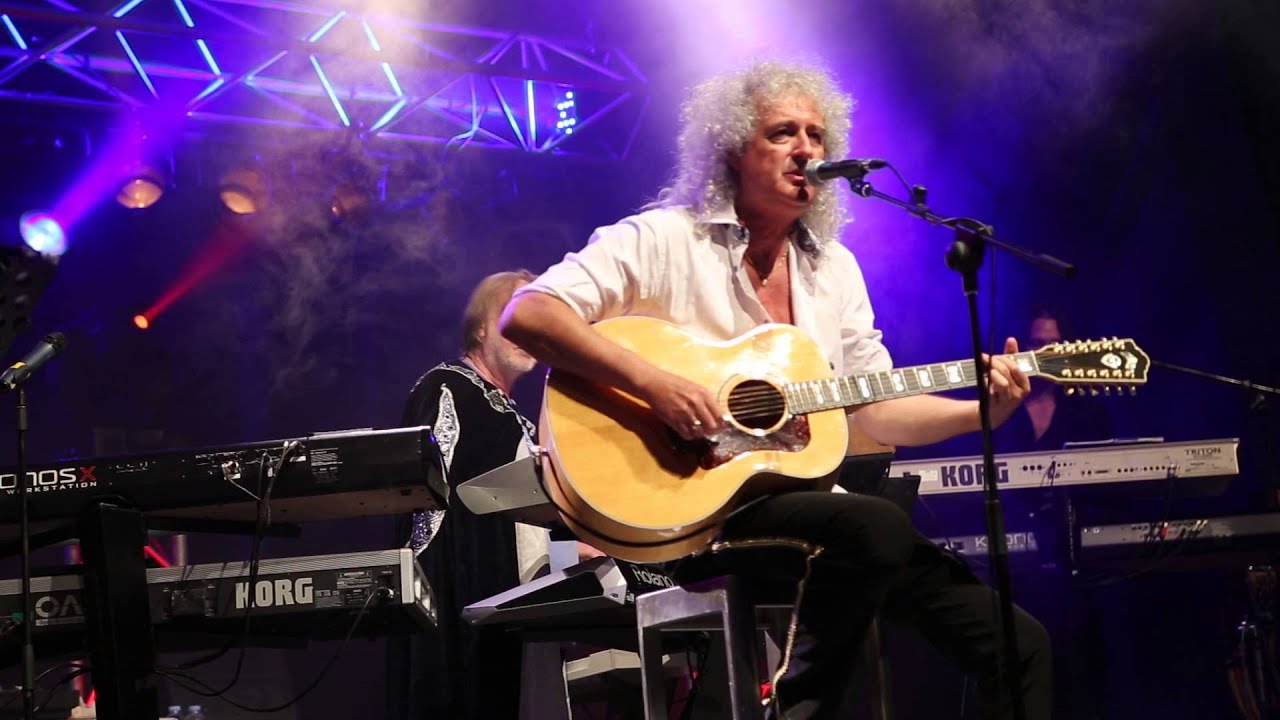 Brian May plays Queen's '39' at the 2014 Starmus Festival
