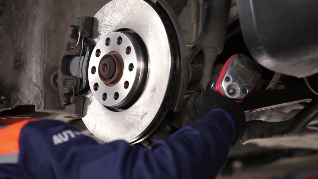 Comment remplacer une biellette de barre stabilisatrice avant sur une VW PASSAT B5+