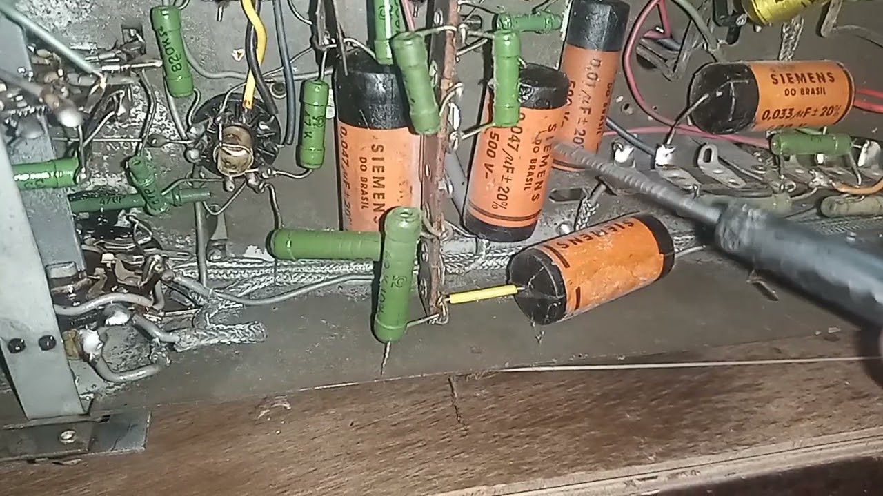 rádio Philips consertado valvulado