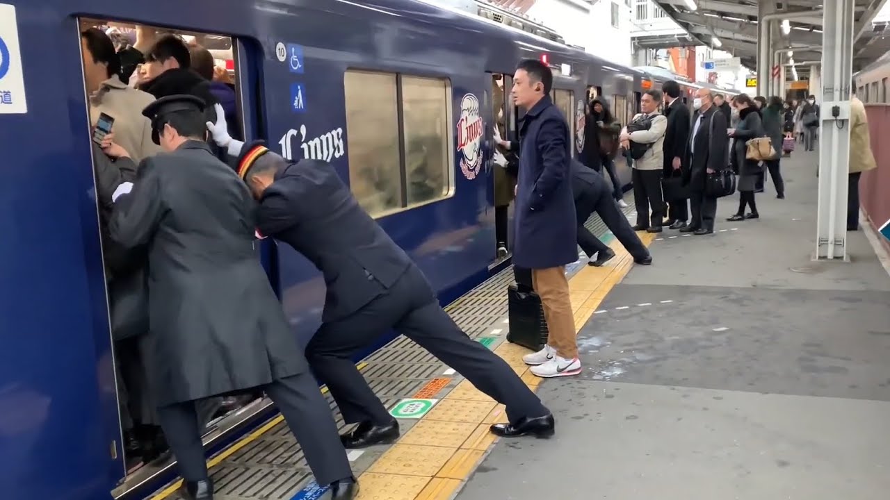 ［満員］西武新宿線 鷺ノ宮駅 通勤ラッシュ時の混雑4 Seibu Shinjuku Line rush hour in Japan