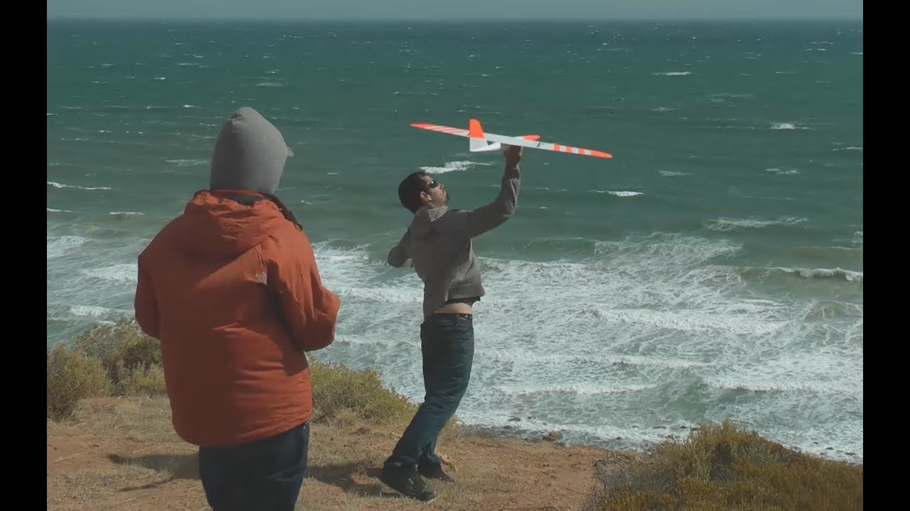30 knots of Slope Soaring - 1.7 Kg Wind Burner