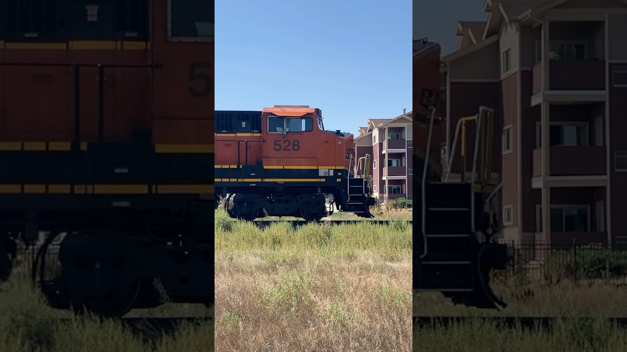 BNSF R-PWR4251 heads down on the branch line 