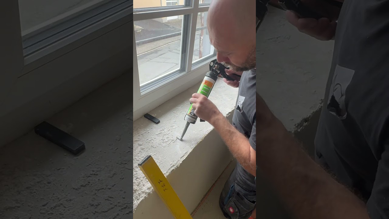 👉 &bdquo;Montage der Fensterbank mit Montageschaum.&ldquo; #architecture #construction #плитка #робота