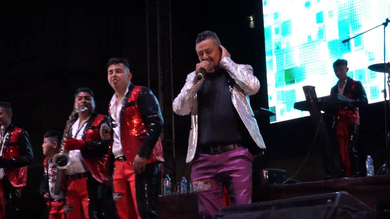 El Señor De La Cubeta (en vivo) - Super Banda Perla Plateada