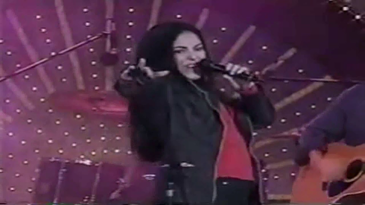 Shakira - Un Poco De Amor (Super Sábado Sensacional Venezuela)