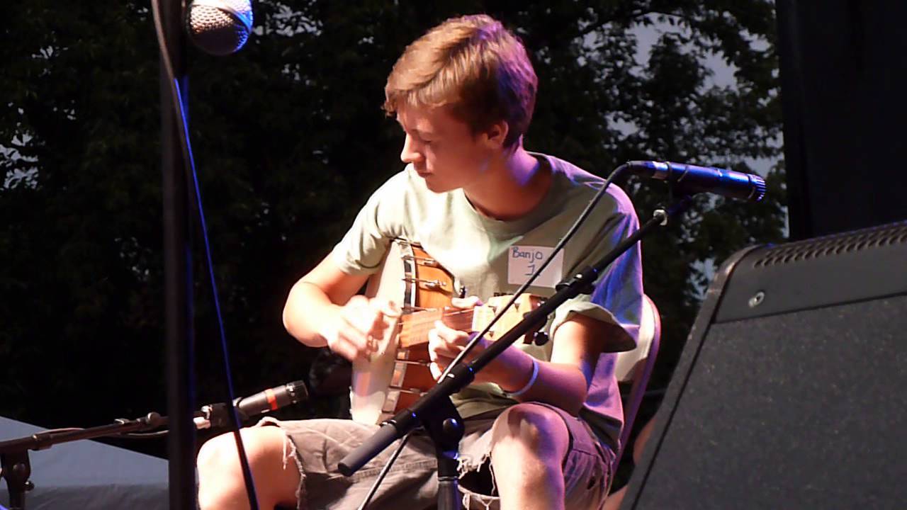 Clifftop 2015 Banjo Finals: Victor Furtado, tune 