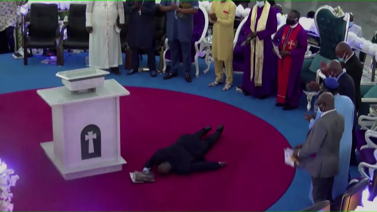 SEE WHAT PST LAZARUS MUOKA DID WHEN HE WAS INTRODUCED AT BAYELSA STATE.