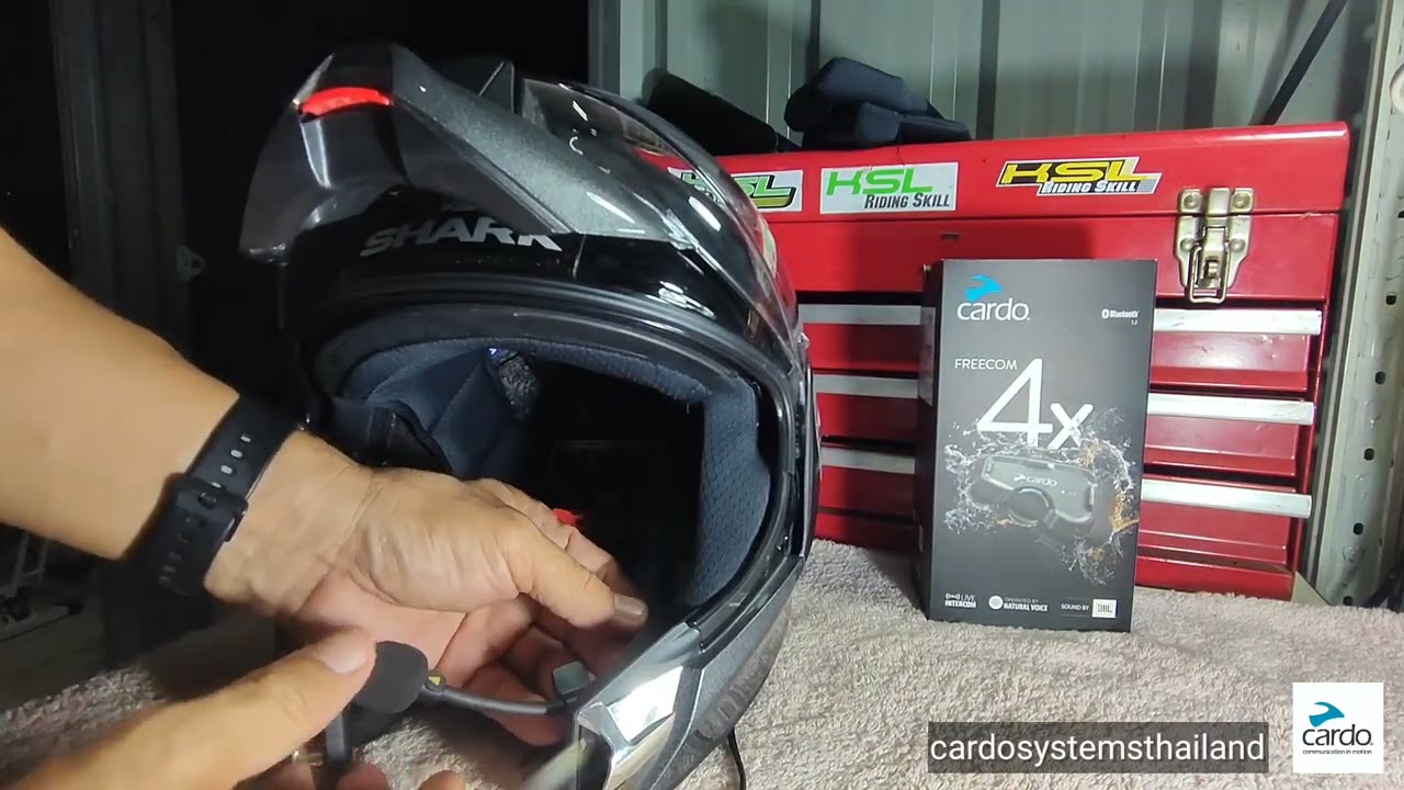 ติดตั้งด้วยตัวเอง Cardo Freecom 4X (23019)