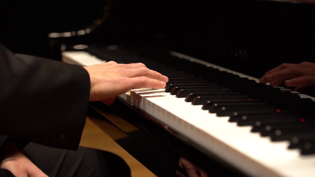 What does a piano sound like? (Ode to Joy)