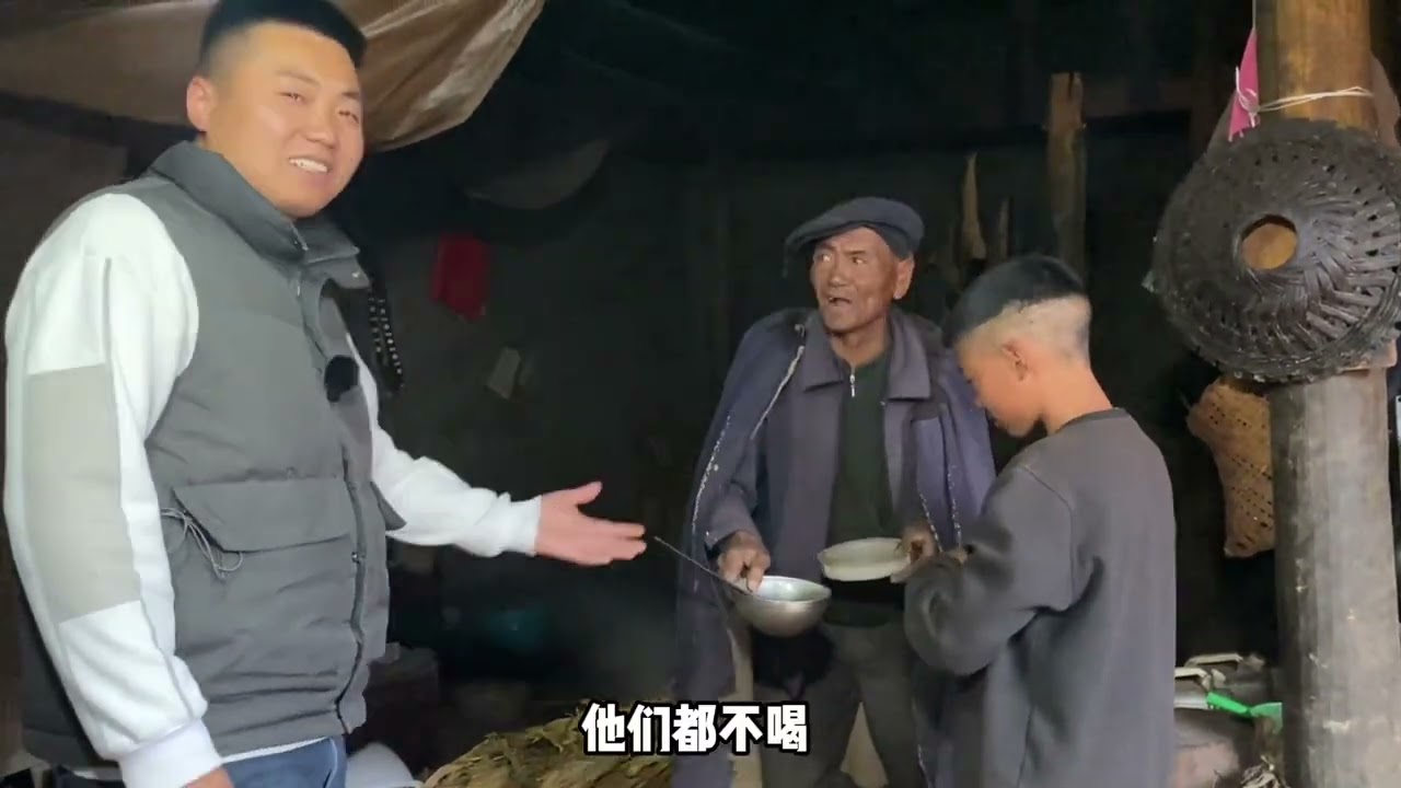 陌生人家做客，田间小美女会答应吗？结果出乎意料 #我的乡村生活 #陌生人 #传递温暖