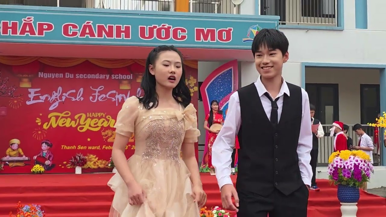 Trình diễn thời trang (CLB TA Trường THCS Ng Du - HT)