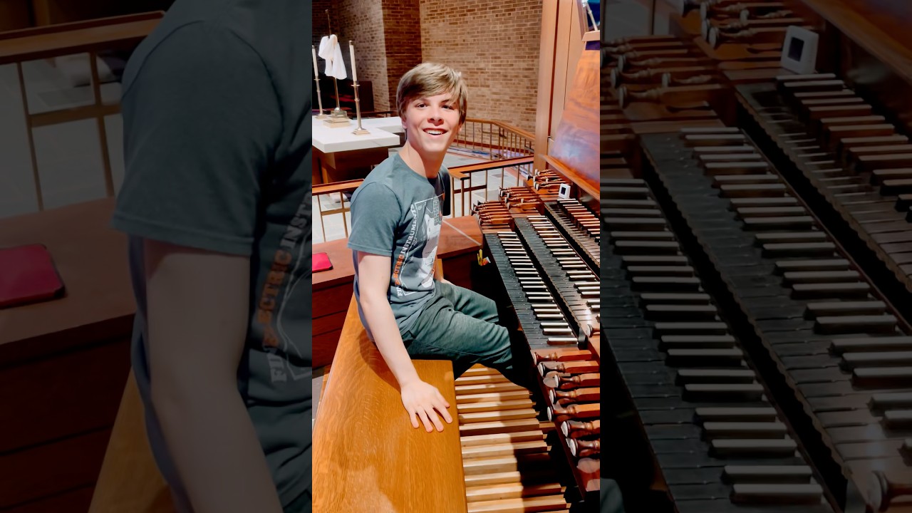 Upbeat dynamic and powerful organ #live #music #pipeorgan