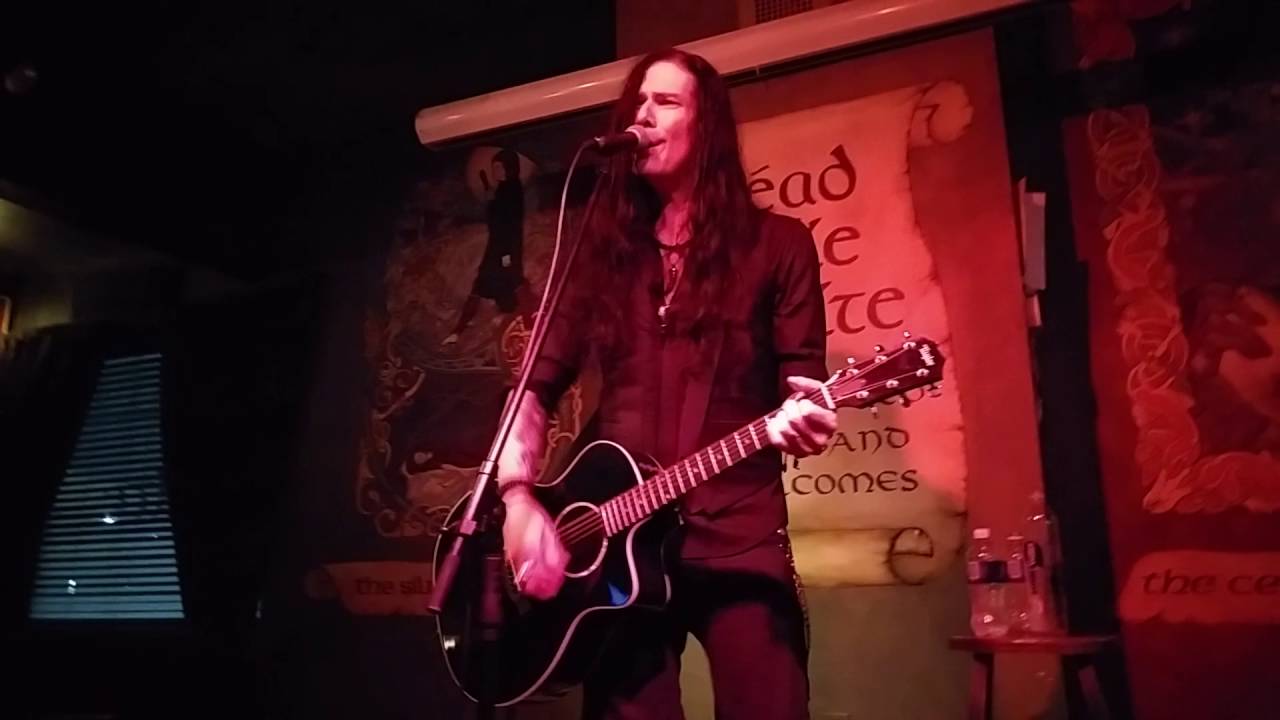 Todd Kerns - Journey Cover  -  Don't Stop Believing - 9/8/2016 at Failte Irish Pub