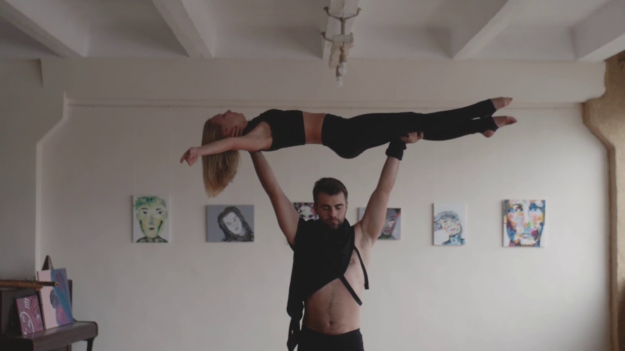Acrobatic duo performance