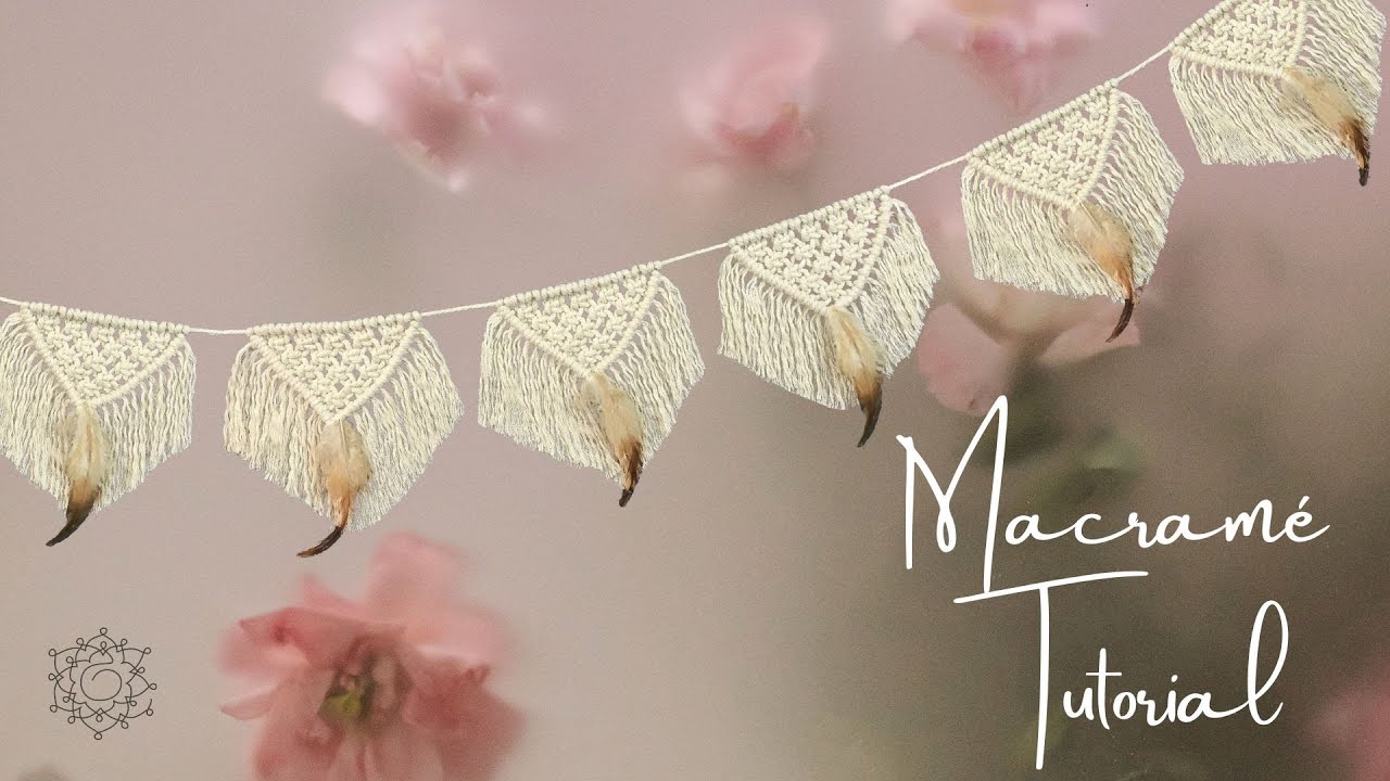 DIY macram&eacute; - pennant chain with feathers - tutorial with knotting school