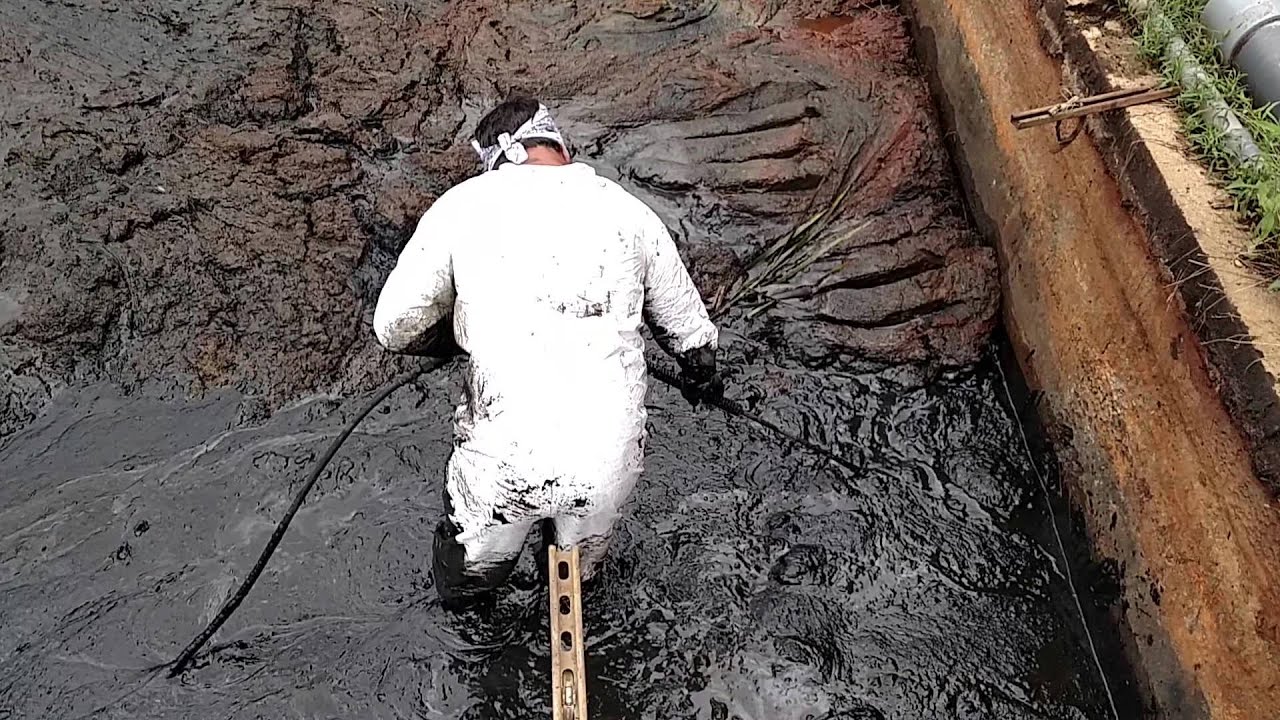 Pumping Sludge from Waste Water Treatment Pit