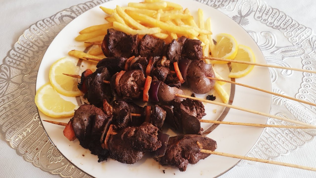 mishkaki ya maini ya kuku na chips mitamu sana