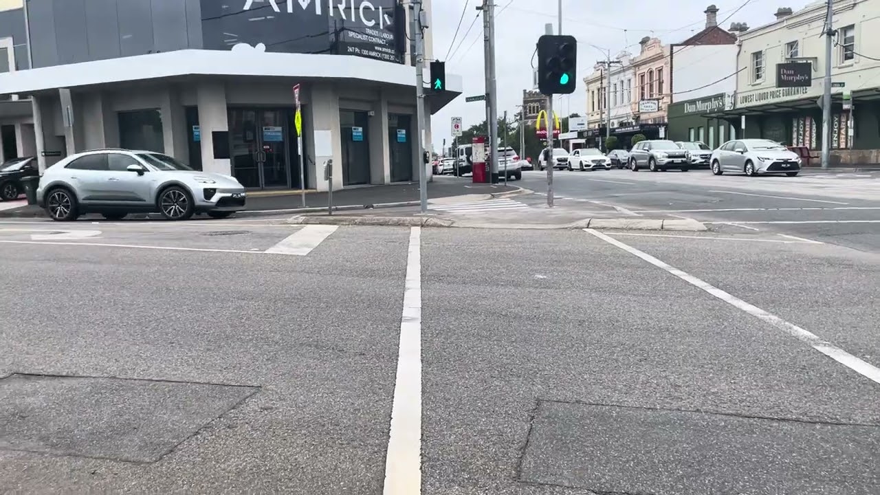 Aldridge and Tyco LED traffic lights @ High St & Charles St, Kew