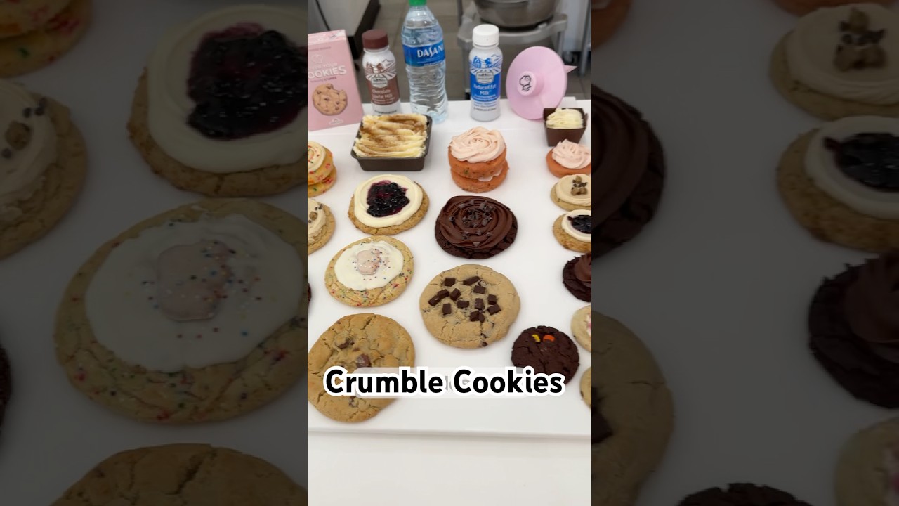 Why Crumble Cookies are so popular?! #crumble #cookies #la #crumblecookie