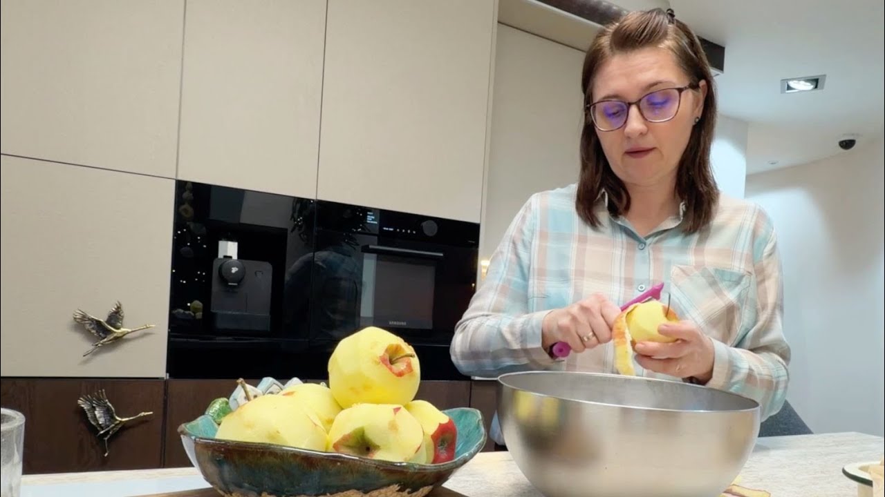 VLOG : Pieczemy domową SZARLOTKĘ 🍎 Haul SPOŻYWCZY z.Lidla 🛒  | Gotujemy