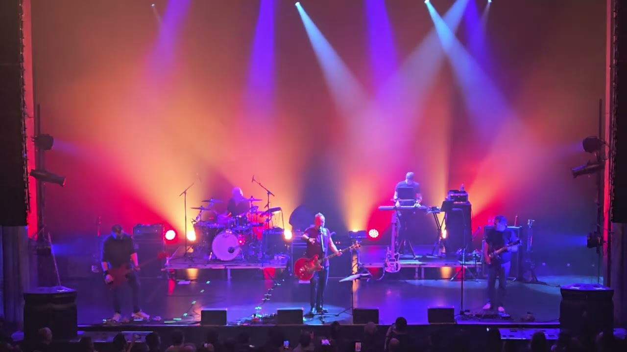 Peter Hook & The Light - Montreal 2025 - Transmission/Atmosphere/Your Silent Face