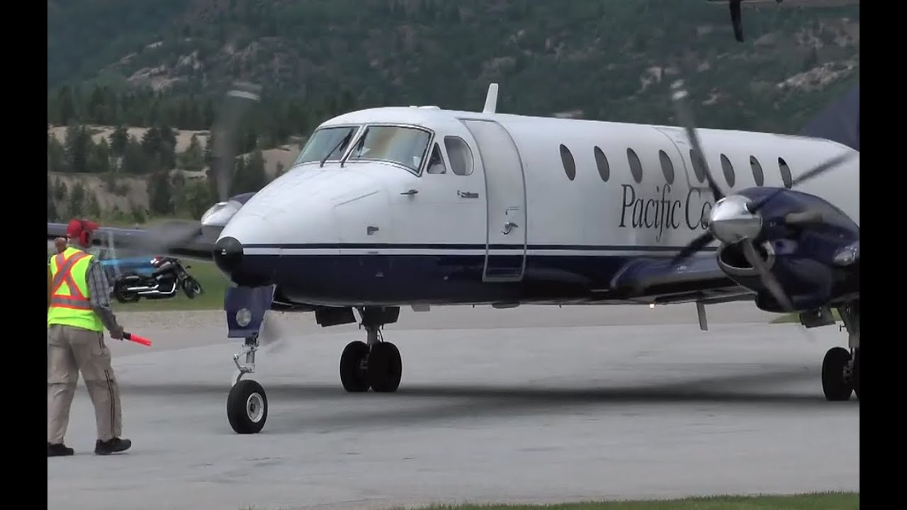 Beechcraft 1900 startup and takeoff