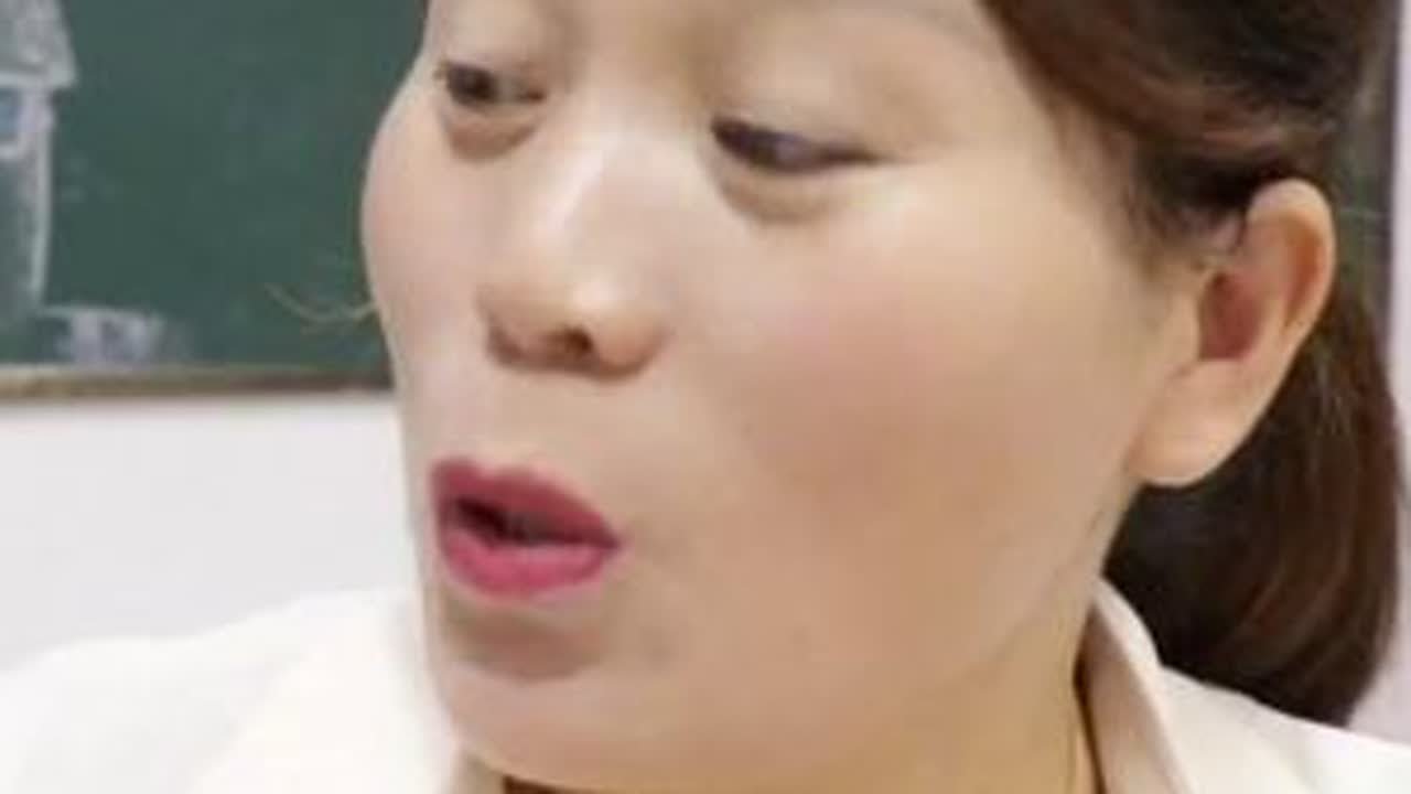 学生给老师们的年终考核，没想如梦老师唯一的优点竟是能吃，离谱