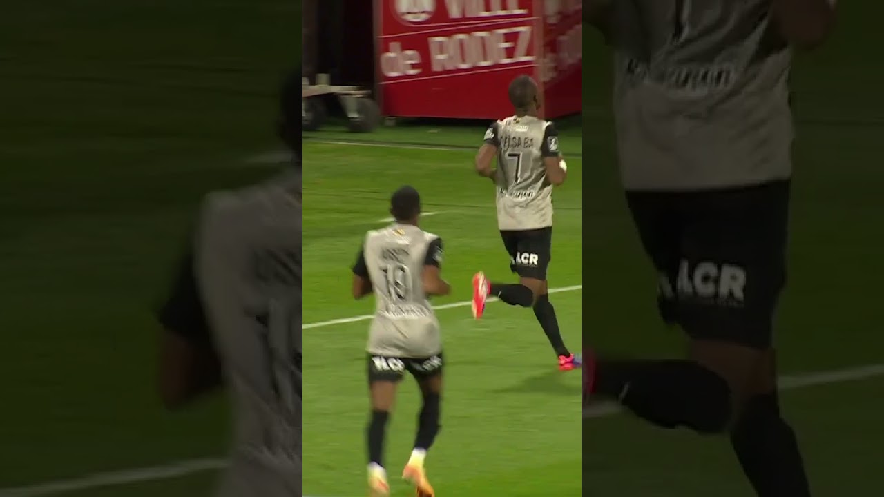 🇸🇳 Pape Me&iuml;ssa Ba fait son retour en Ligue 2 ! #ligue2bkt #football #foot #soccer #footballshorts