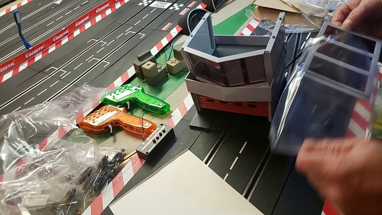 Carrera slot car guy builds a Scalextric slot car pit box challenge