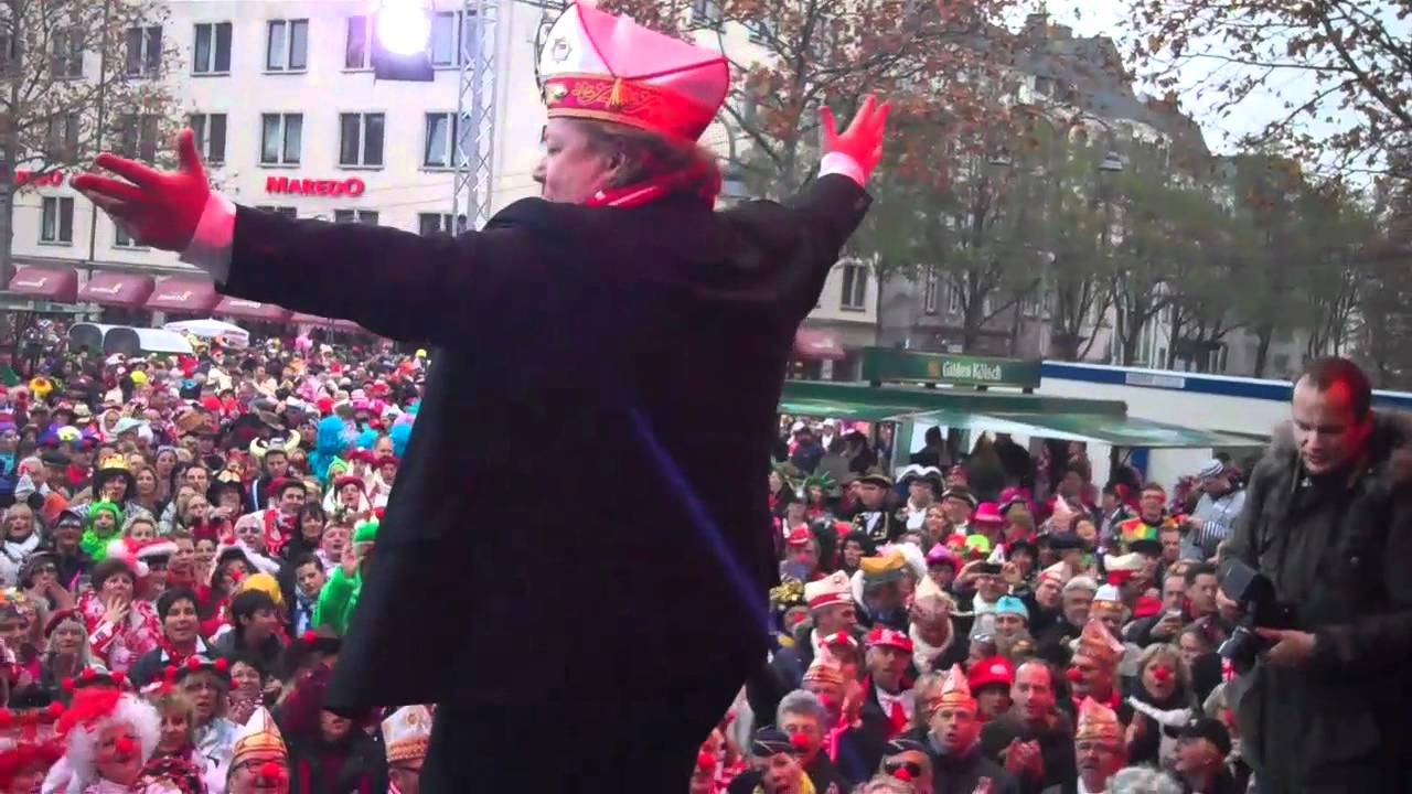 Prinz Marcus II., Bauer Thorsten und Jungfrau Olivia IN SPE bei ihrer Heumarkt-Premiere