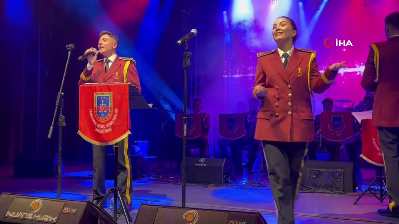 Jandarma Bandosundan coşkulu konser