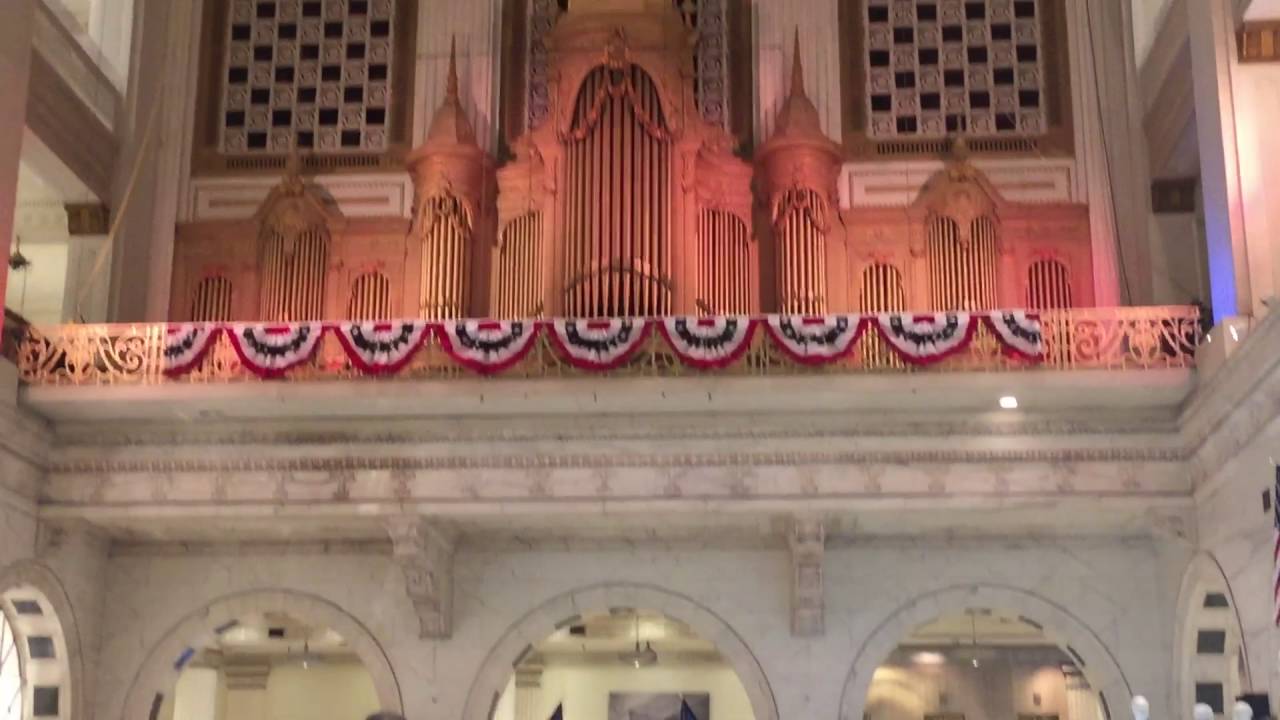 Dan Umholtz - Londonderry Air - Wanamaker Grand Court Organ