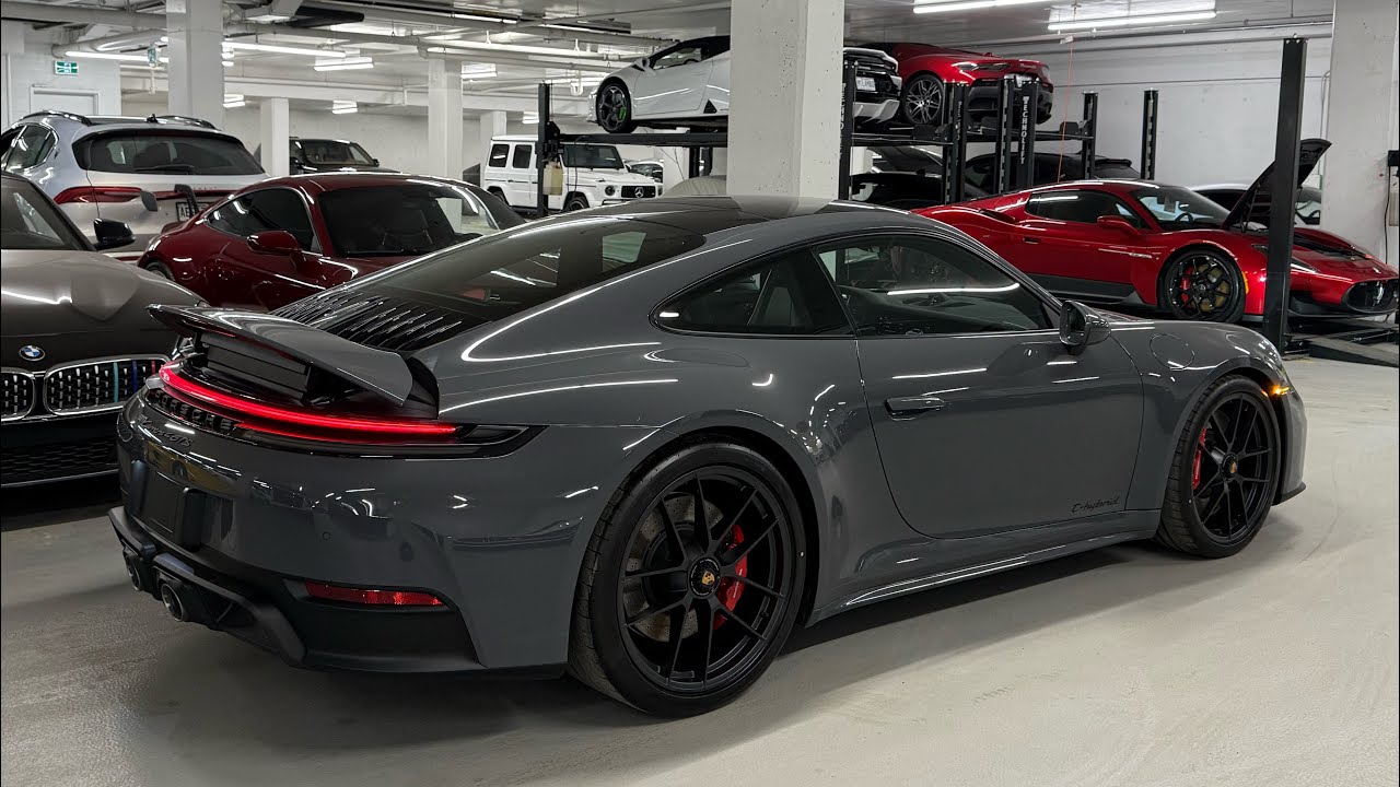 2025 Porsche 911 Carrera 4 GTS Hybride - Walkaround + Revs in 4k
