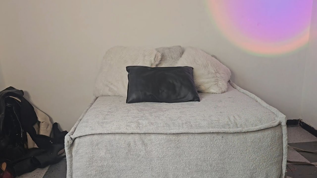 Como hacer un puff o sillón con colchonetas viejas 🤔 ☺️/ recicla tus colchoneta☀️🌈