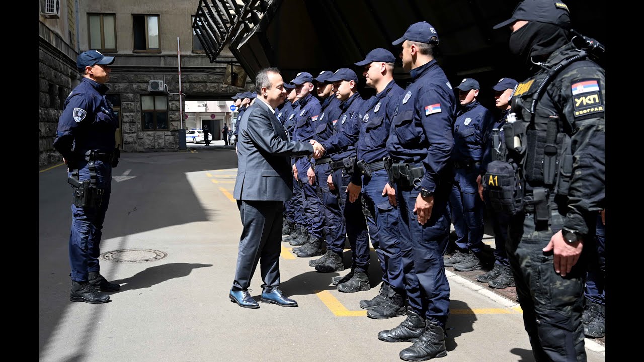 Ministar Ivica Dačić obišao Policijsku upravu za Grad Beograd