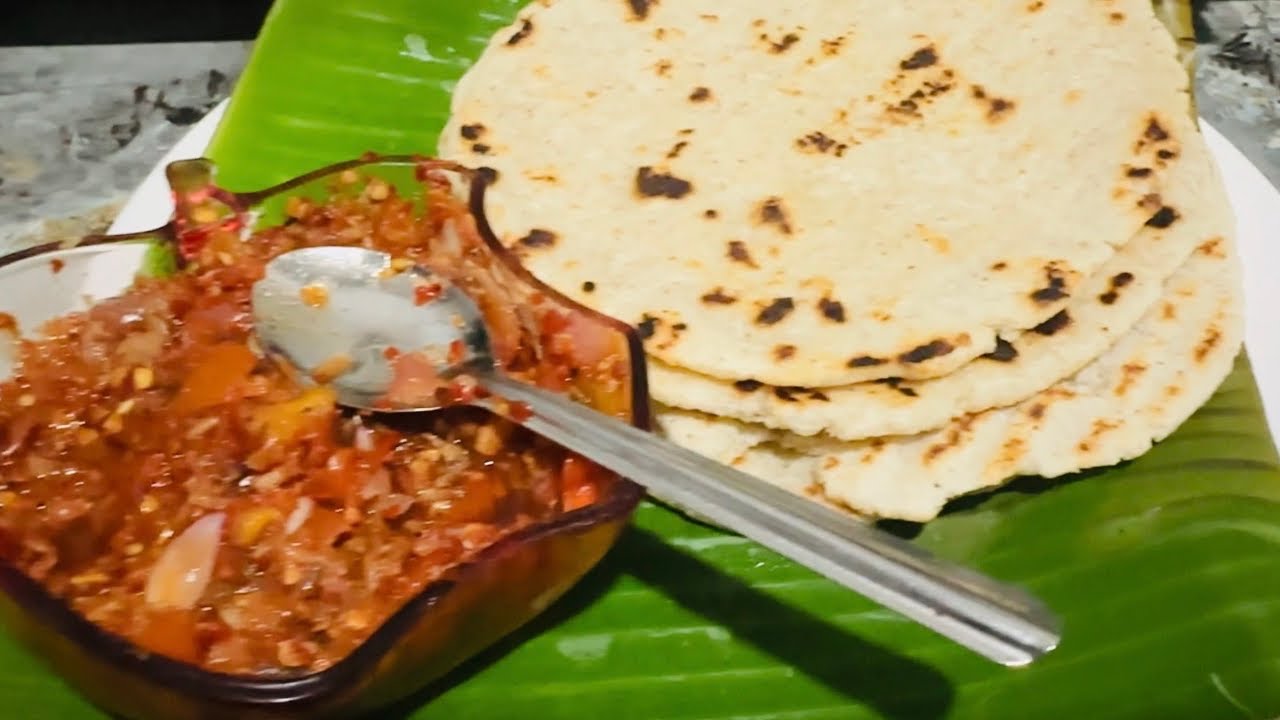 වෙනස් විදියකට රොටි කමුද?🥹🥹sri lankan recipe 😋😋හැමදාම හදන පොල් රොටියට වෙනසක්😁😁