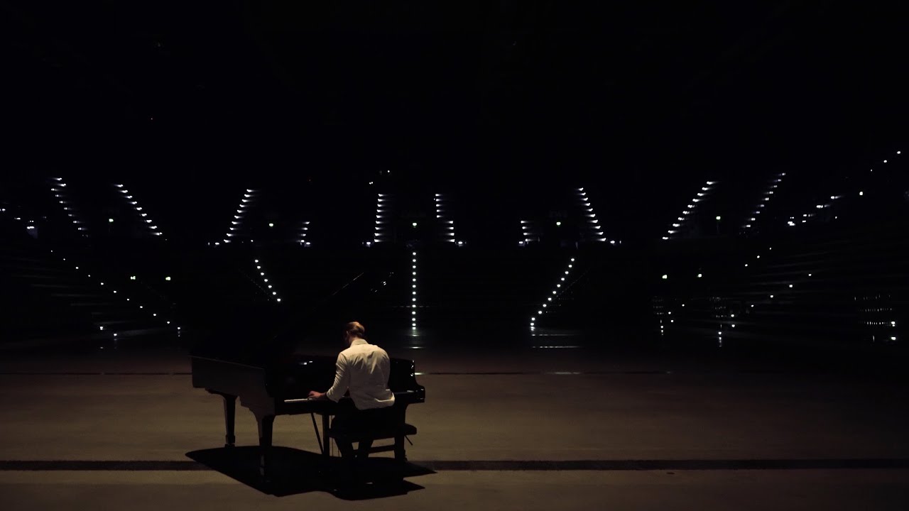Beethoven - Moonlight Sonata (1st Movement) | Tobias Klein