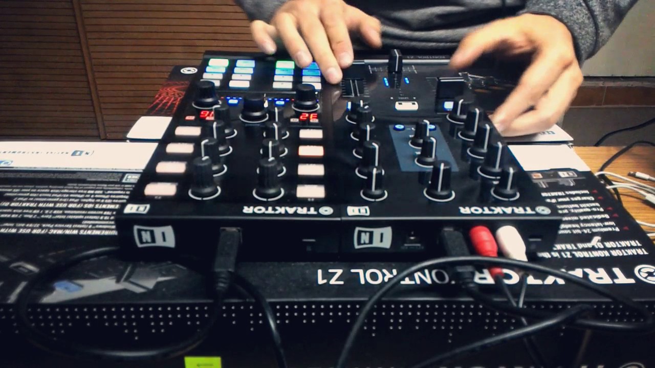 Native Instruments Traktor Z1 & Traktor X1 mk2 | Tech-house March Set