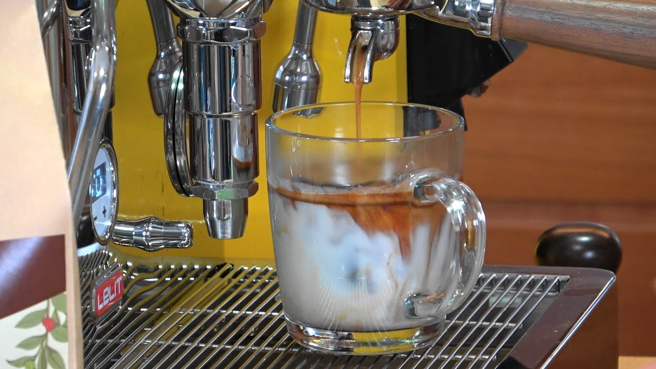 Caffè al latte di mandorla