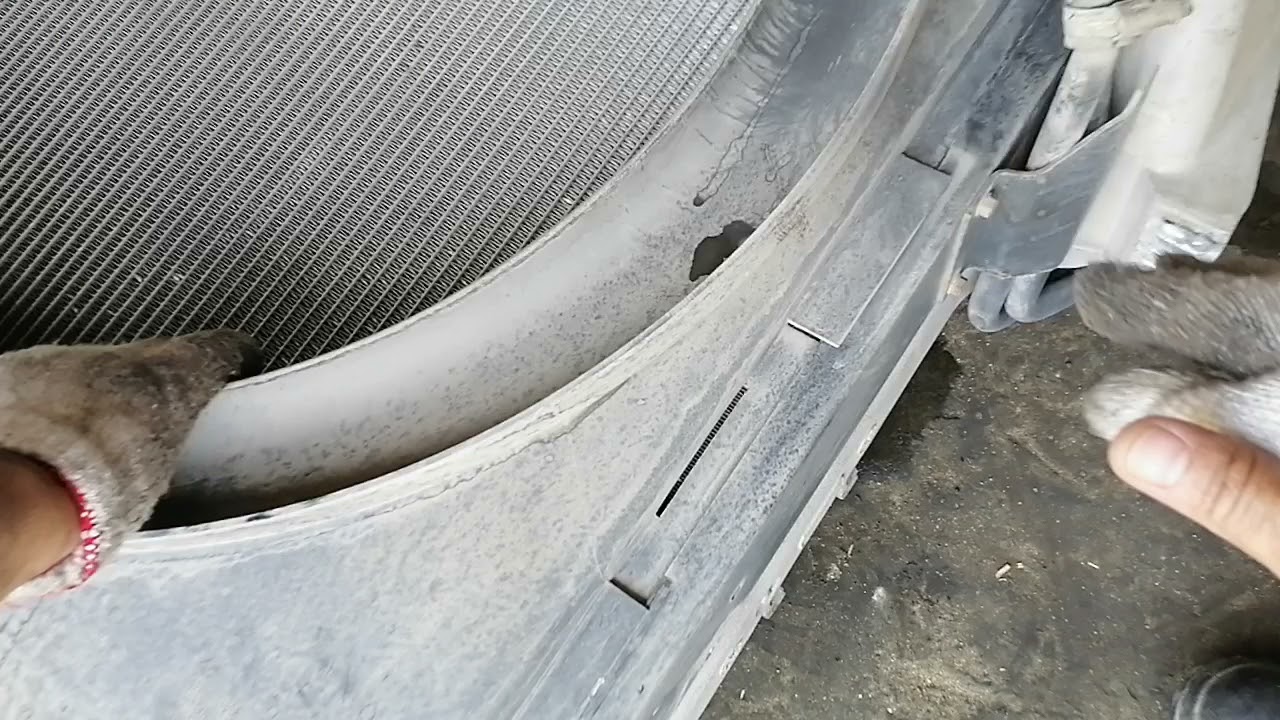 Mercedes-Benz actros 2040 engine over heat removed radiator