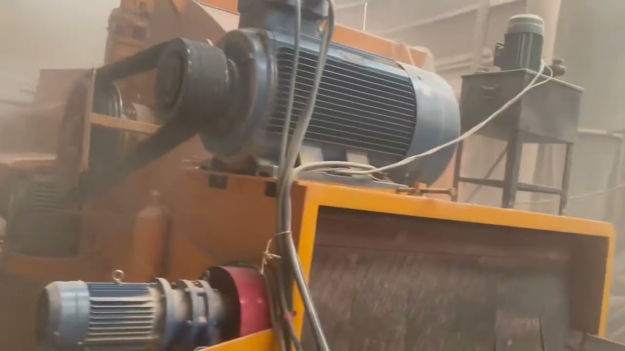 电机固定破碎机 wood chipper with motors #woodchipper #woodshredder #woodgrinder