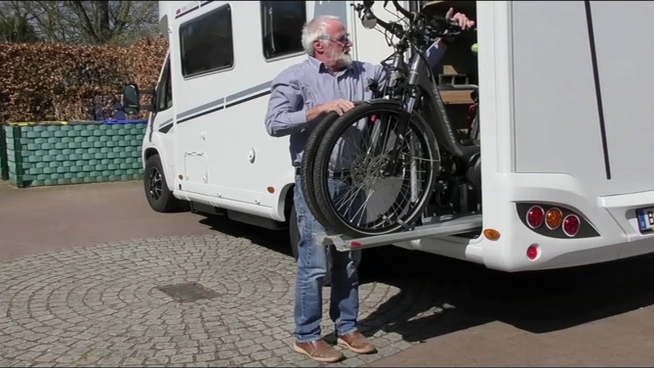 FIAMMA CARRY BIKE GARAGE SLIDE - montage in pilote P696 d