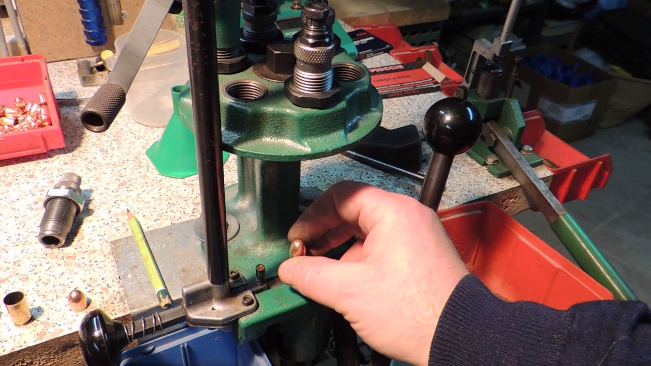 Rechargement de munitions de 45 ACP pour pistolet 1911 A1 Cal 11,43