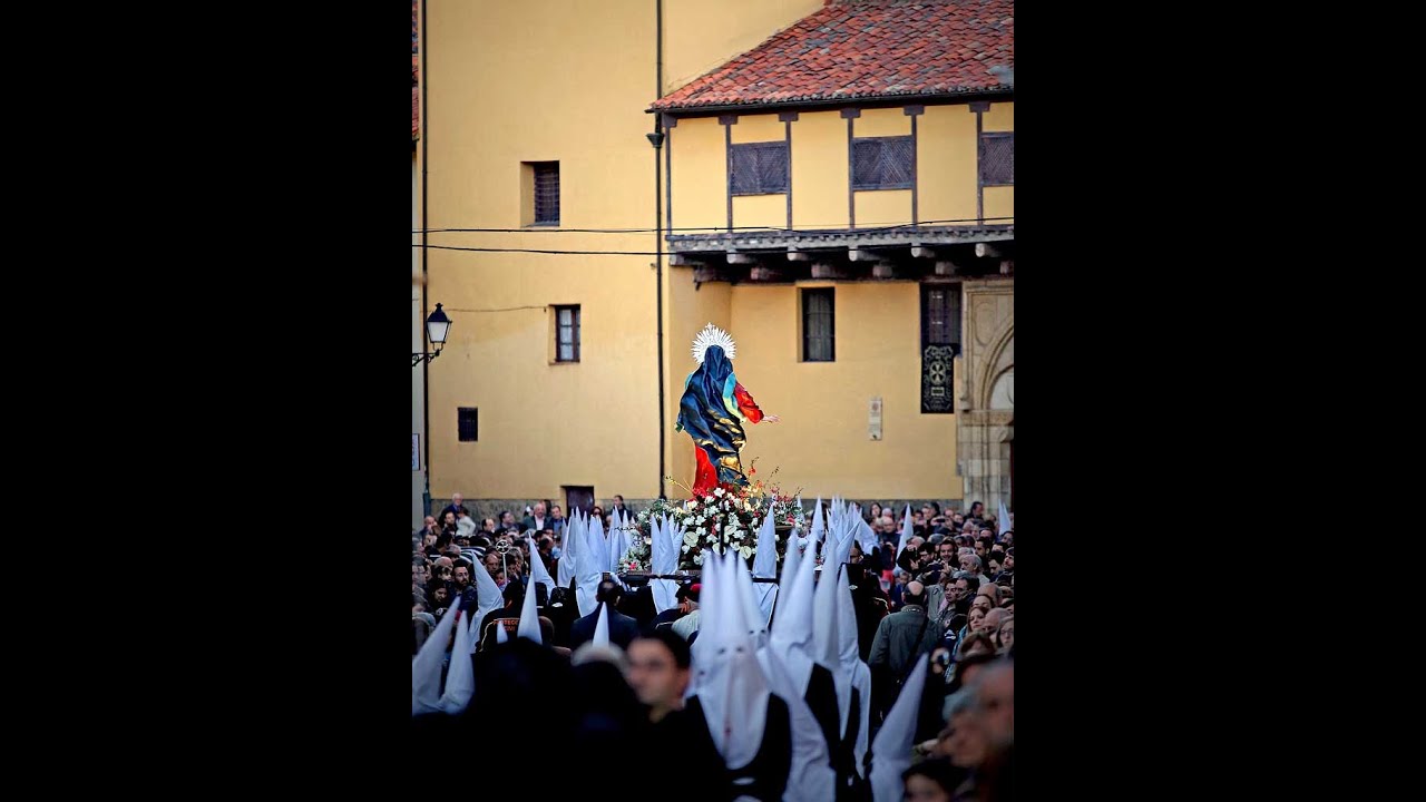 Una procesión con la CCTT JHS León. - Camino de la Luz 2019